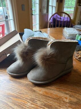 BearPaw Women's Boot Box in Pewter and Black